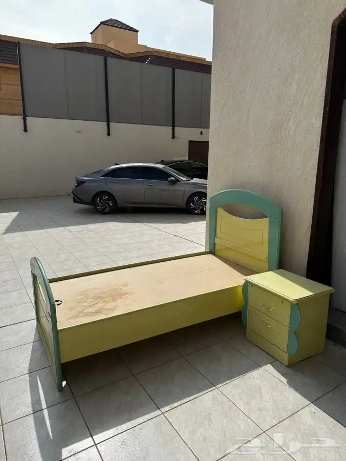 للبيع سرير نفر 0
