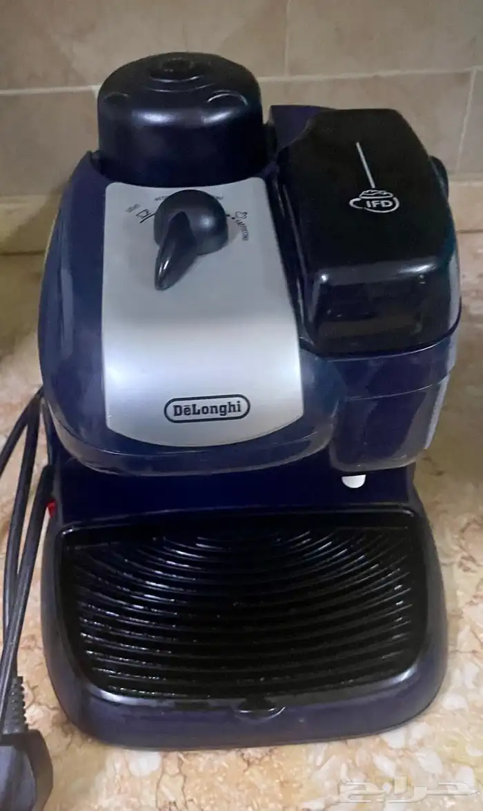 آلة قهوة من ماركة DeLonghi 0