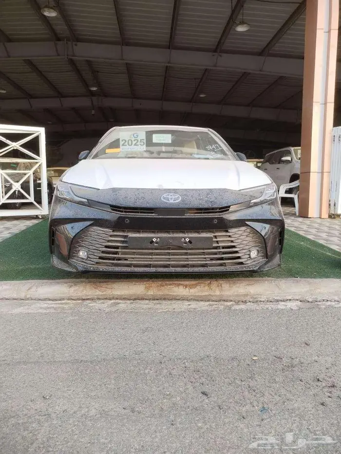 كامري بنزين LE لون اسود سعودي موديل 2025 0