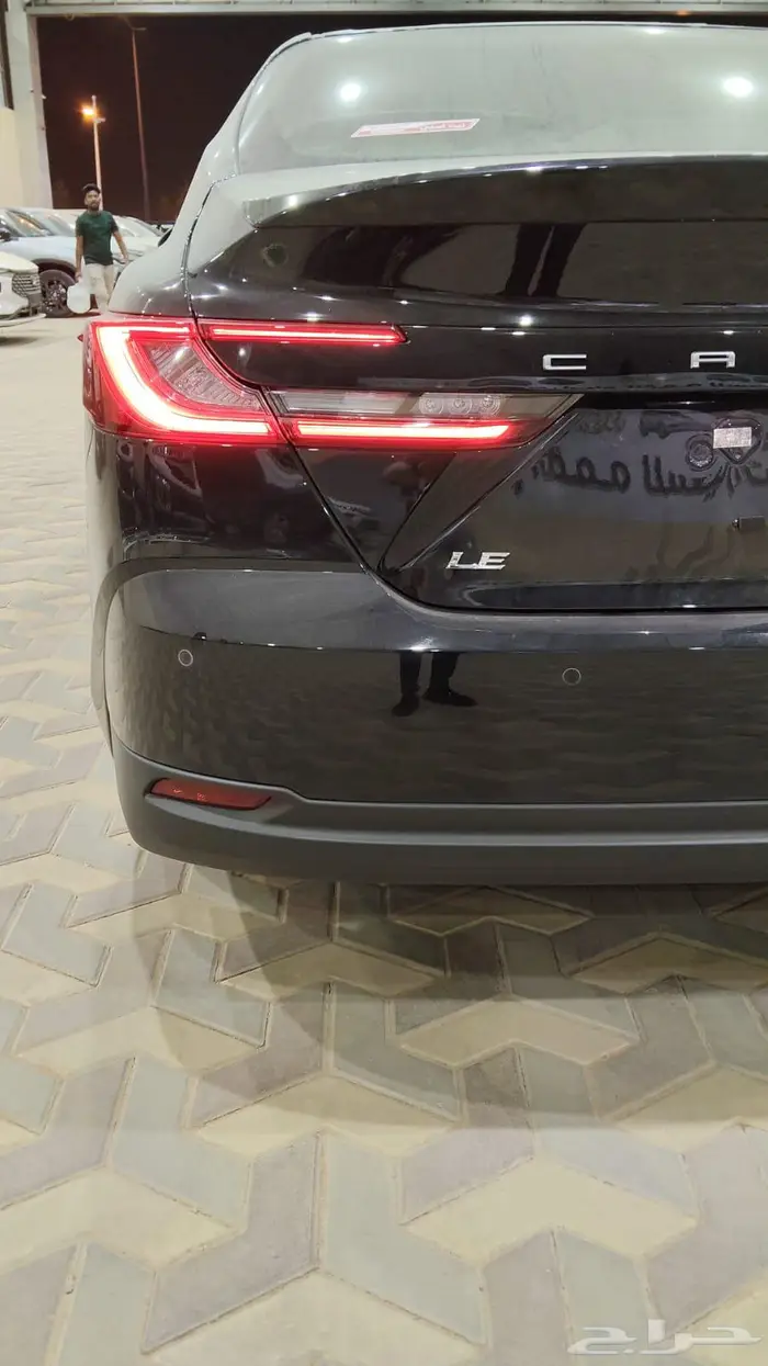 كامري نص فل LE بنزين 2025 3