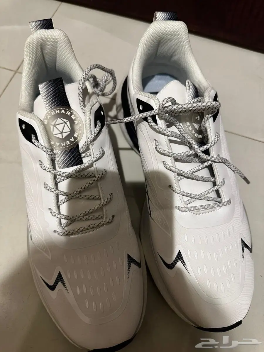 حذاء رياضي مقاس42 1