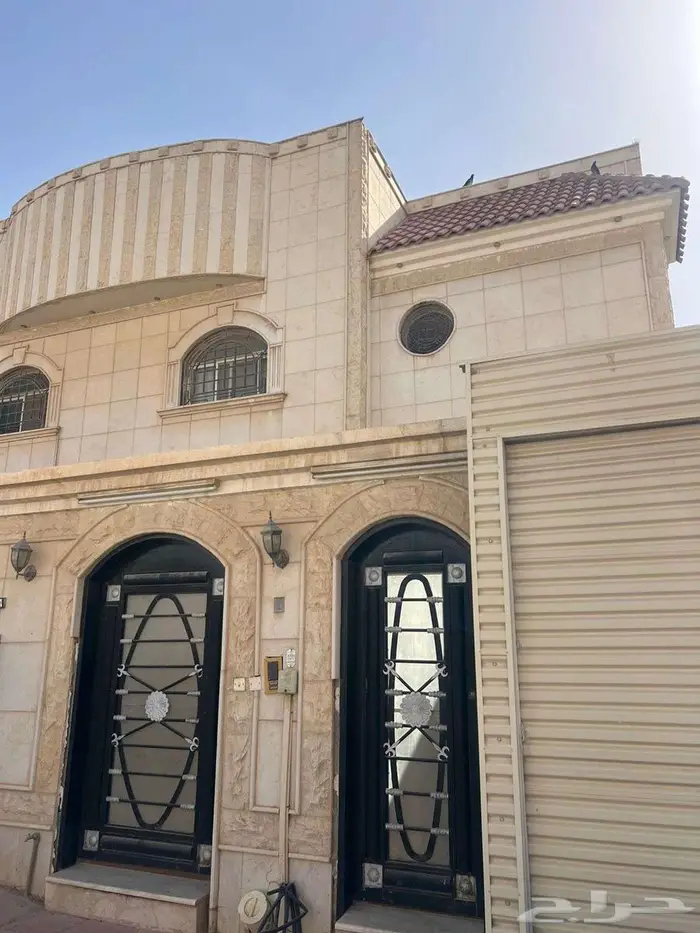 فيلا للبيع في شارع العذيب  حي إشبيلية  مدينة الرياض 0
