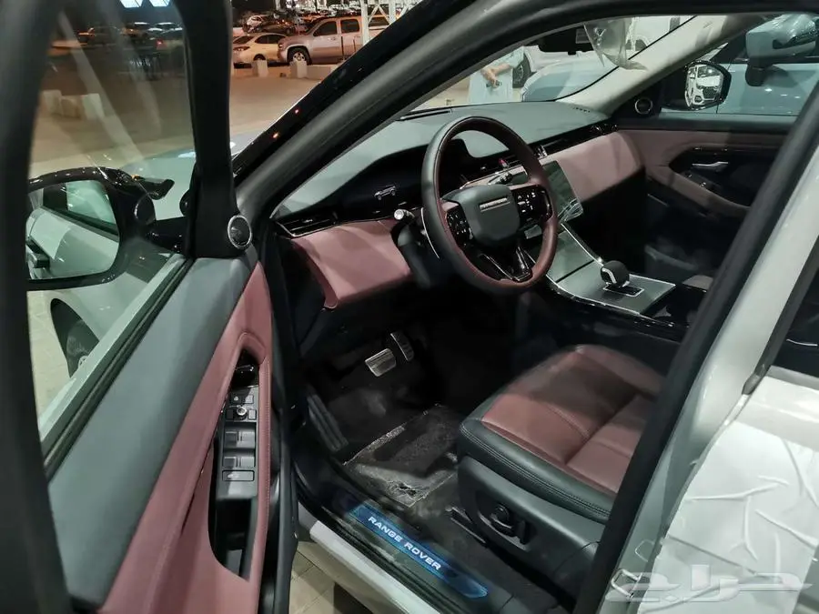 رنج روفر ايفوك Evoque موديل P250-Dynamic SE 2024 8
