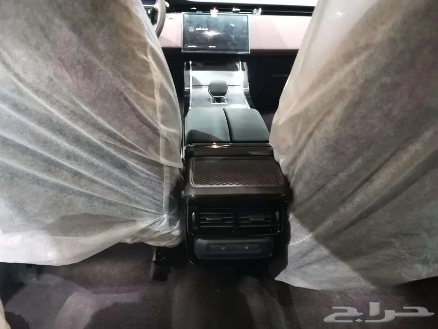 رنج روفر ايفوك Evoque موديل P250-Dynamic SE 2024 17