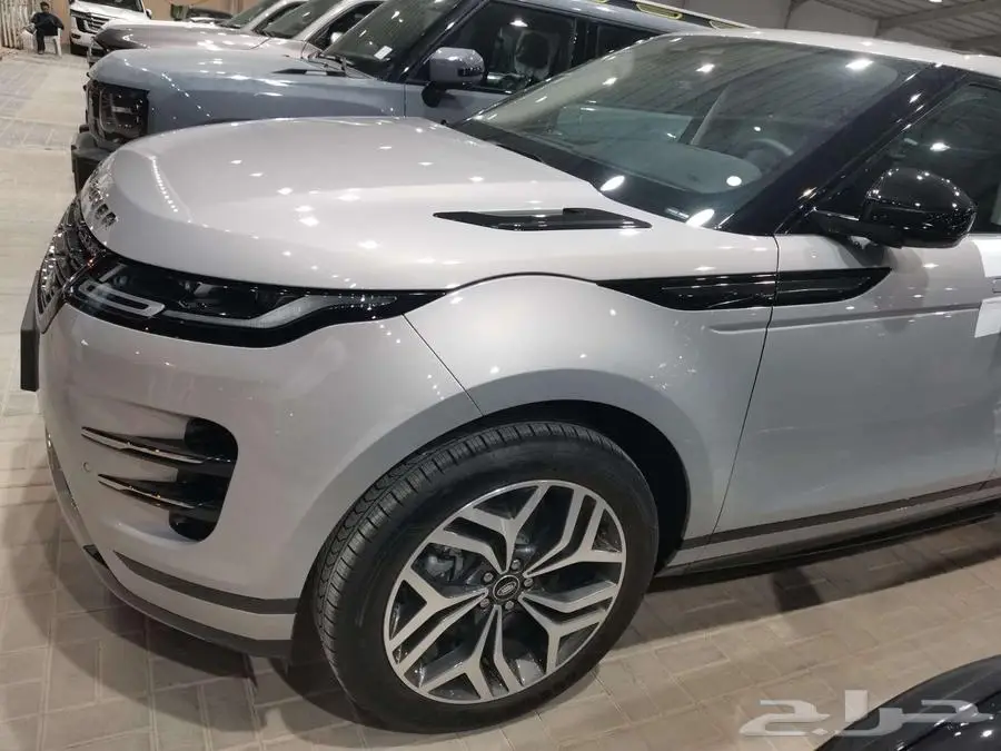 رنج روفر ايفوك Evoque موديل P250-Dynamic SE 2024 3