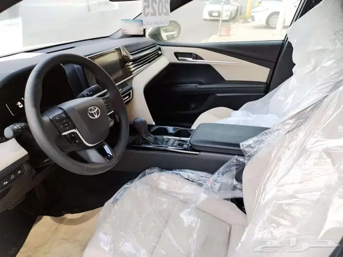 كامري هابيرد E بلاس سعودي موديل 2025 4