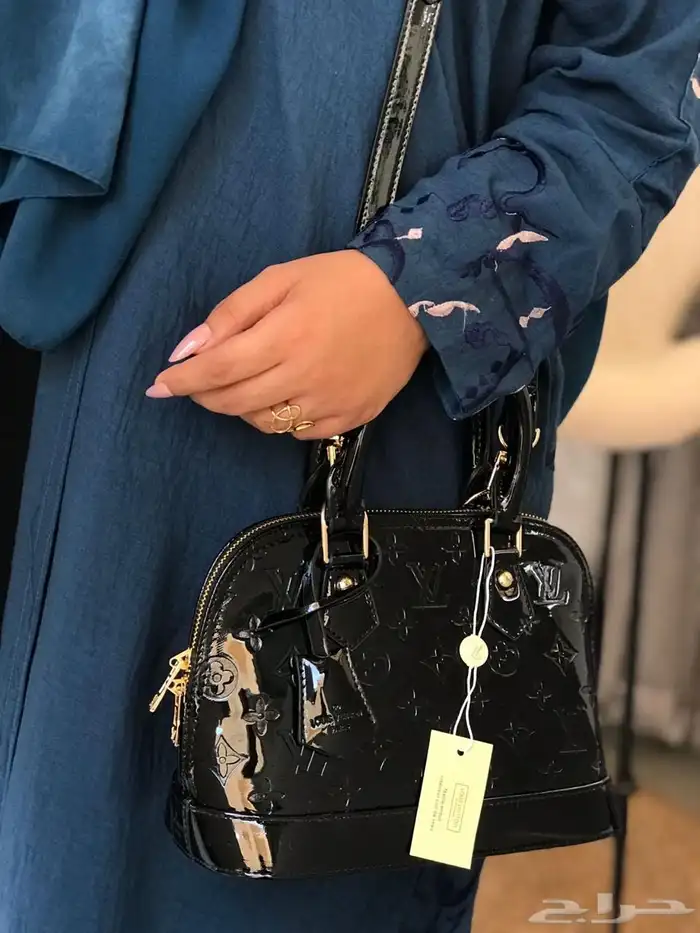 شنط هاي كواليتي جميع الماركات بسعر200 فقط 78