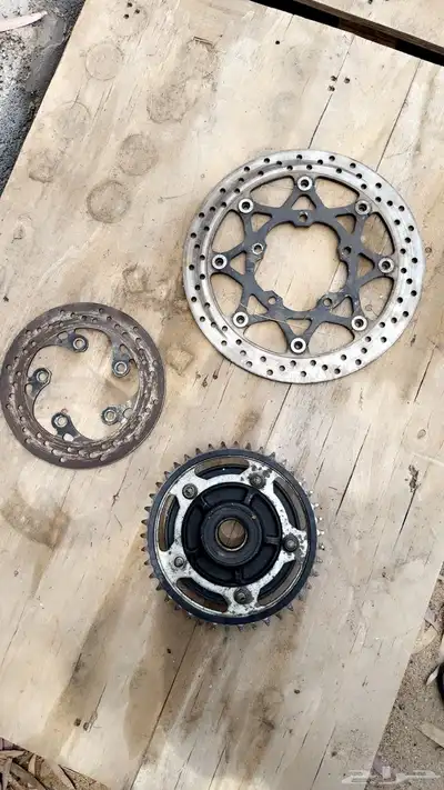 قطع غيار دباب سوزوكي 750 و بانشي Z400 موضحه في الصور 18