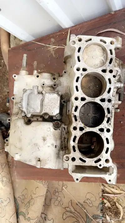 قطع غيار دباب سوزوكي 750 و بانشي Z400 موضحه في الصور 5
