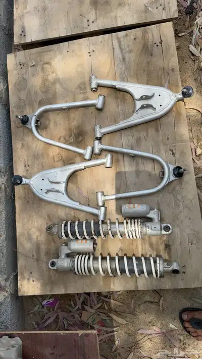 قطع غيار دباب سوزوكي 750 و بانشي Z400 موضحه في الصور 32