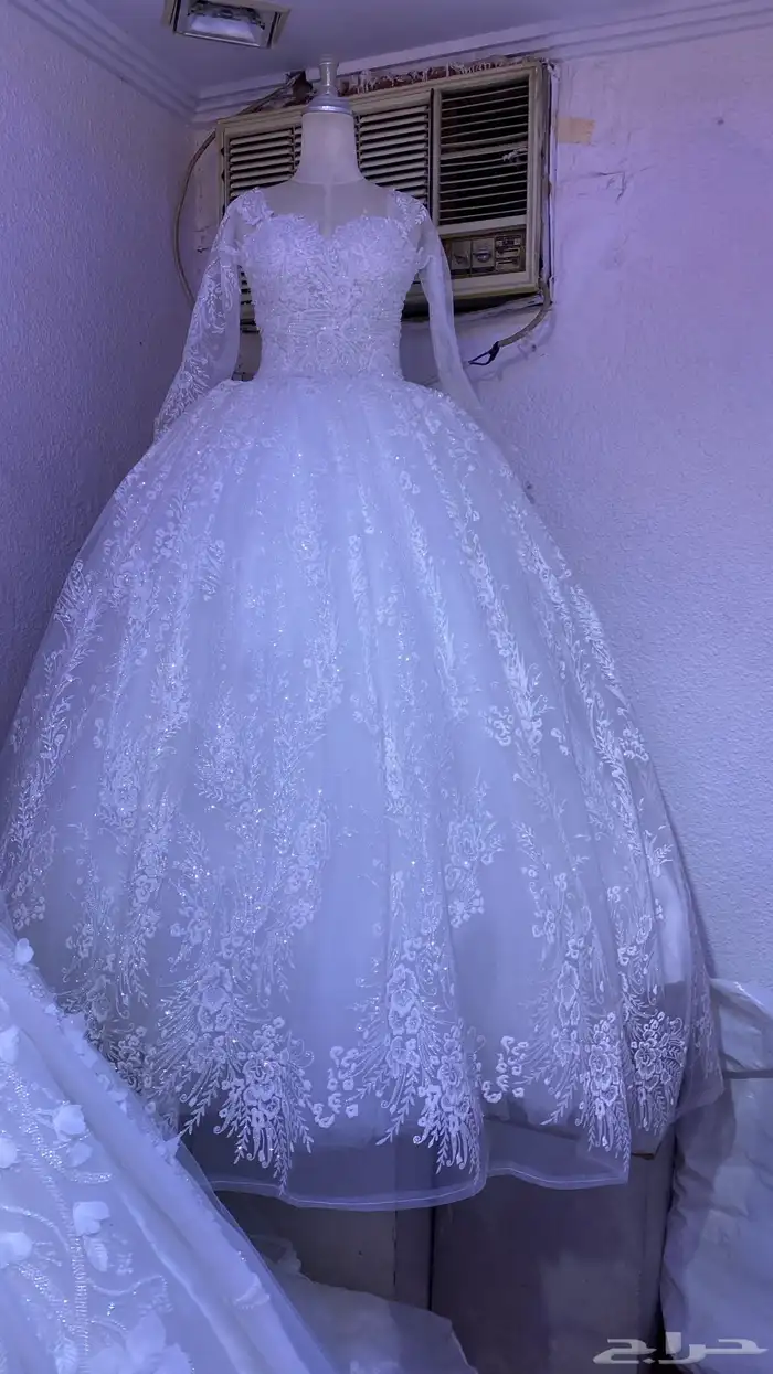 فستان عروسة للبيع 500 نضيف 0