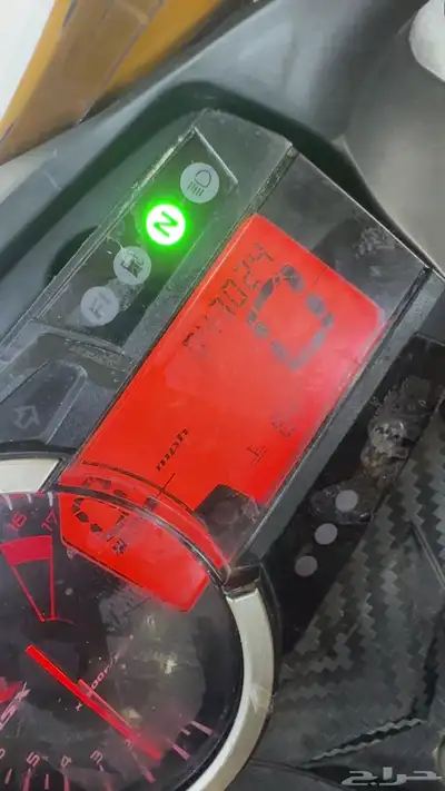 قطع غيار دباب سوزوكي 750 و بانشي Z400 موضحه في الصور 1