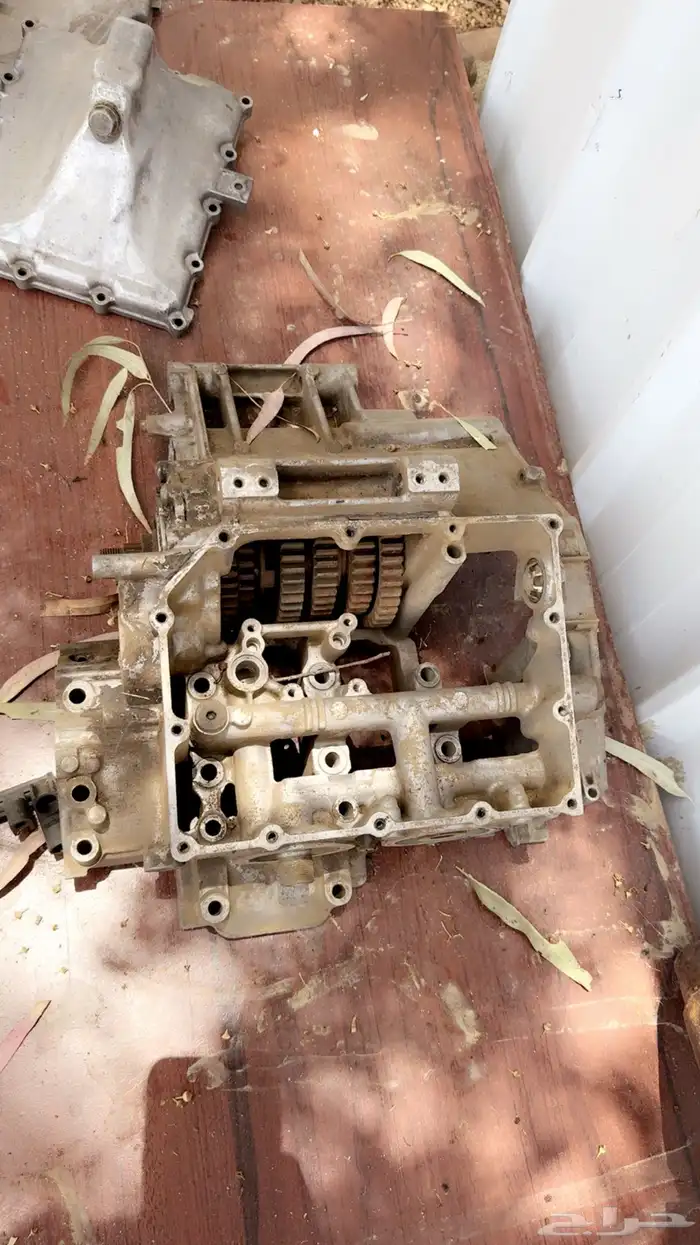 قطع غيار دباب سوزوكي 750 و بانشي Z400 موضحه في الصور 10