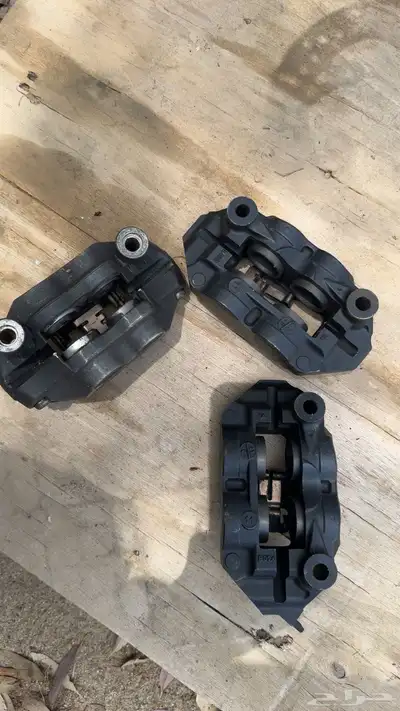 قطع غيار دباب سوزوكي 750 و بانشي Z400 موضحه في الصور 24