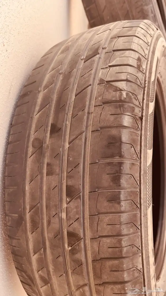 للبيع . عدد اربع كفارات اكسنت 0