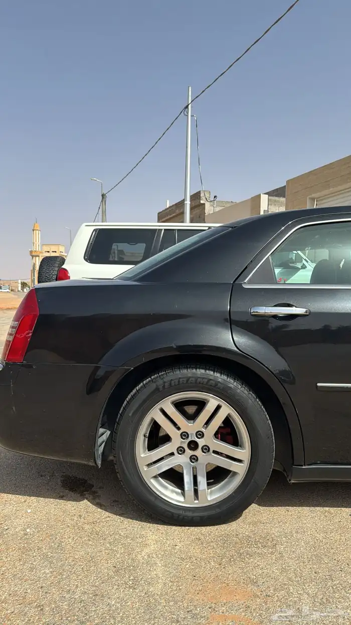 كرايزلر C300 V8 موديل 2005 24