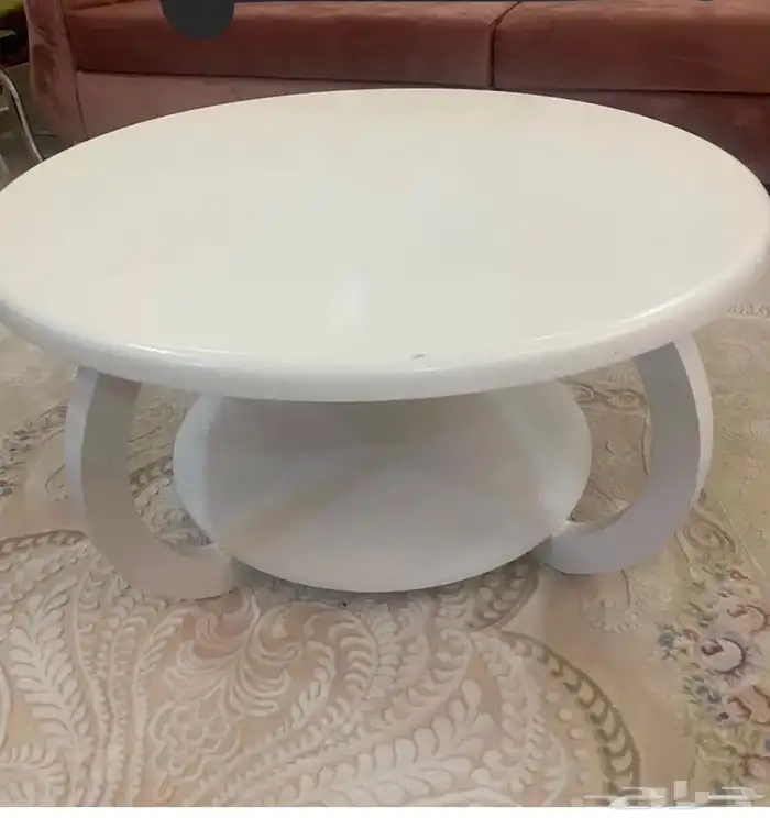 طاوله خشبها قوي ولونها ثابت بسعر رمزي 0