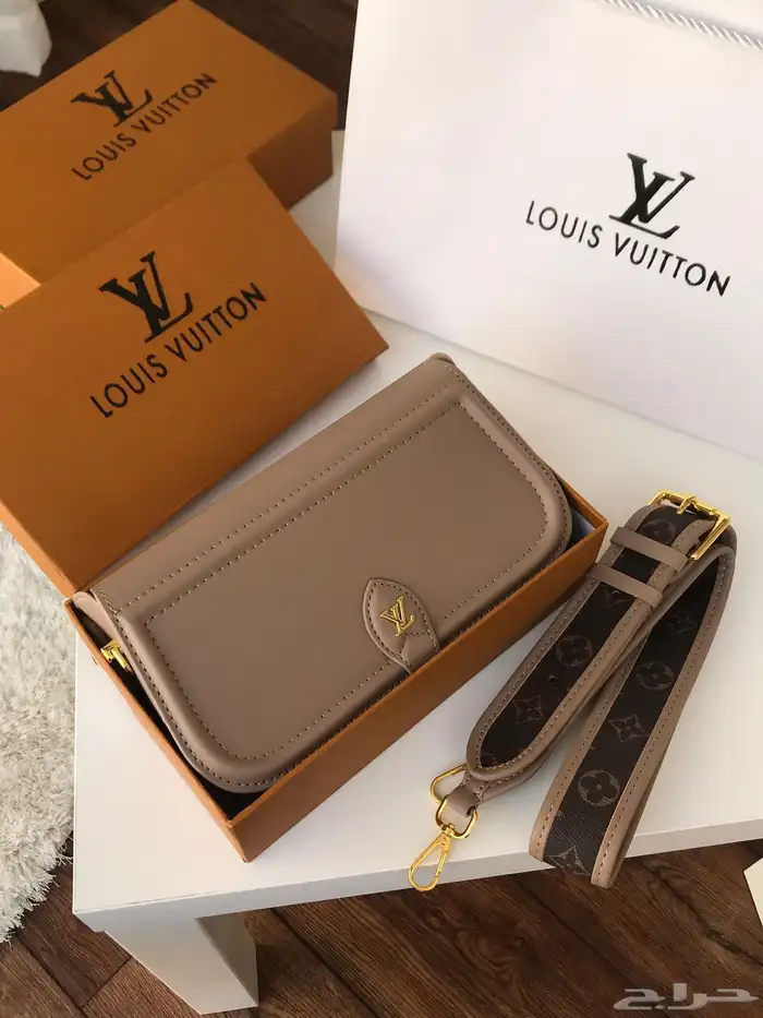 شنط براندات ماستر كوالتي وشوزات وساعات ماستر 35