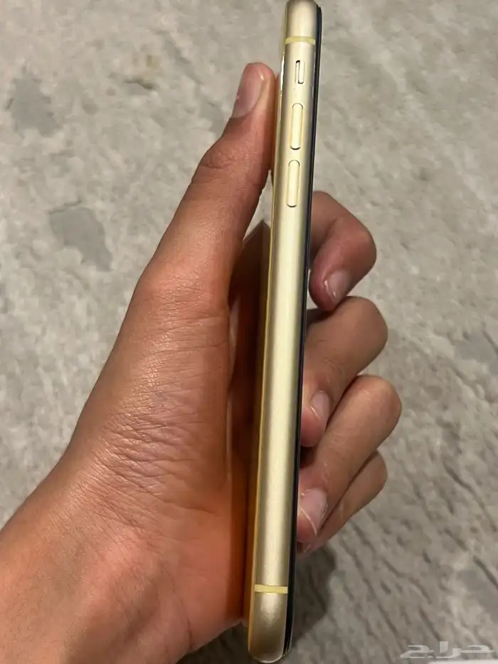 آيفون XR البطاريه 74 الجوال يحتاج شاشه فقط جوال نظيف 2