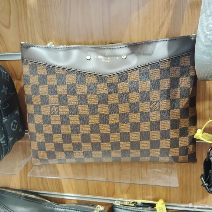 شنط براندات ماستر كوالتي وشوزات وساعات ماستر 65