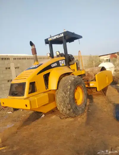 للاجار رصاصة كتربلر Caterpillar roller for rent 0