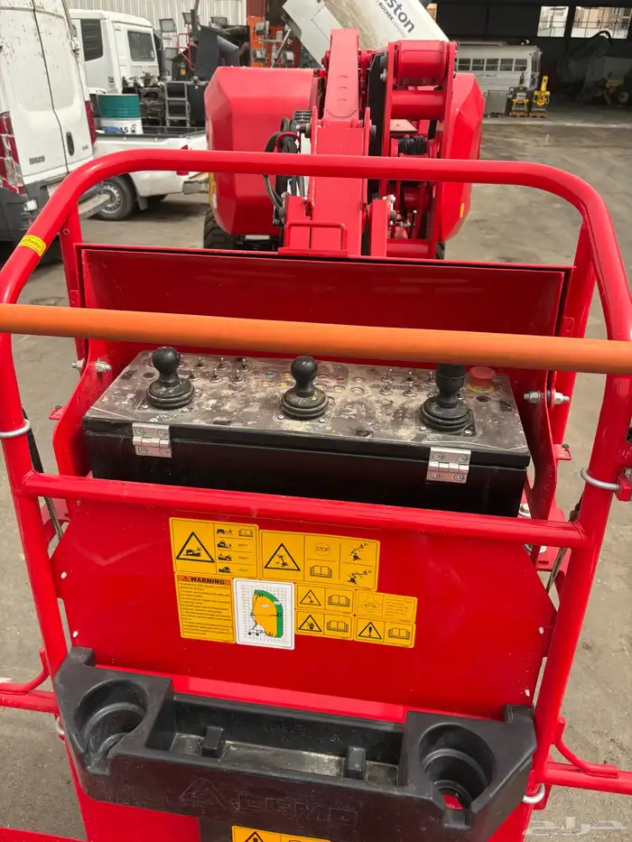 سيزر لفت scissorlift و بوم لفتboomlift للبيع جميع المقاسات 2