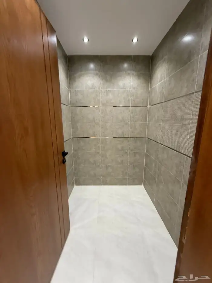 للبيع شقق ارضيه وشقق علويه ب ابها. البديع مخطط النرجس 35