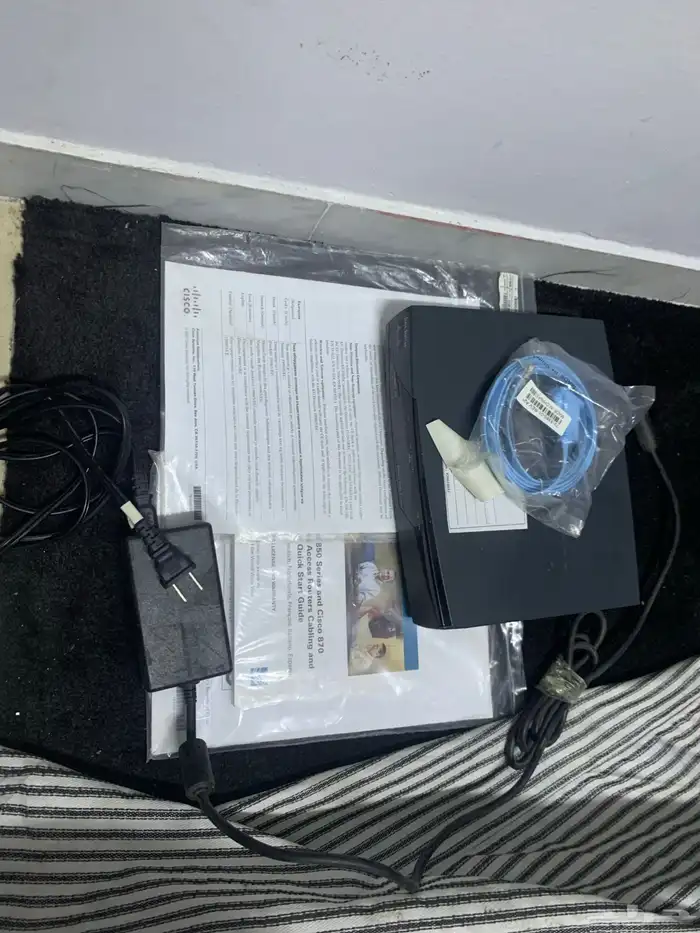 راوتر احترافي من Cisco   موديل 870 Series 4