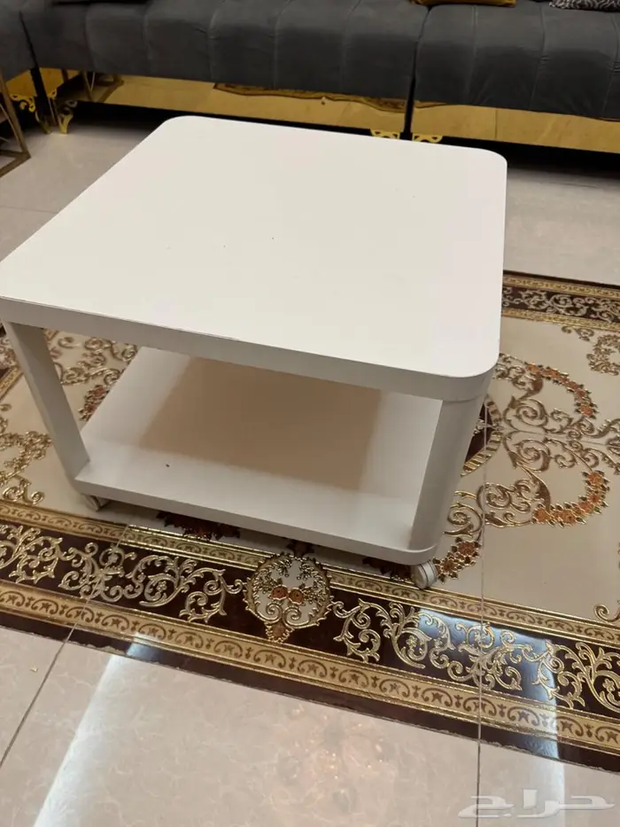 طاولات ايكيا 0