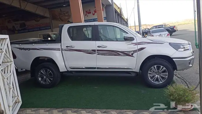 هايلوكس غمارتين بنزين اتوماتك دبل سوبر 2025 3