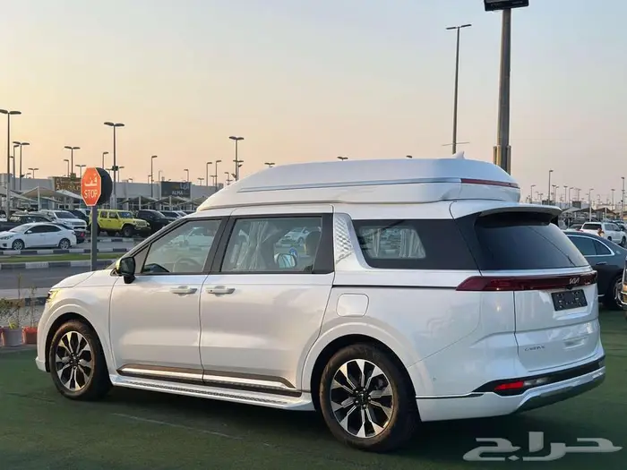 - KIA carnival VIP حالة ممتازة -2023- 14