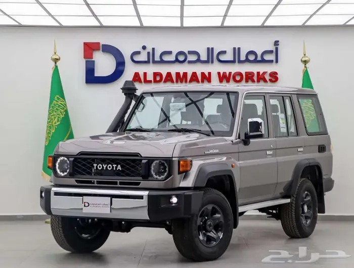 جيب لاندكروزر ربع نص فل 2024 ( كويتي ) .بنزين 4