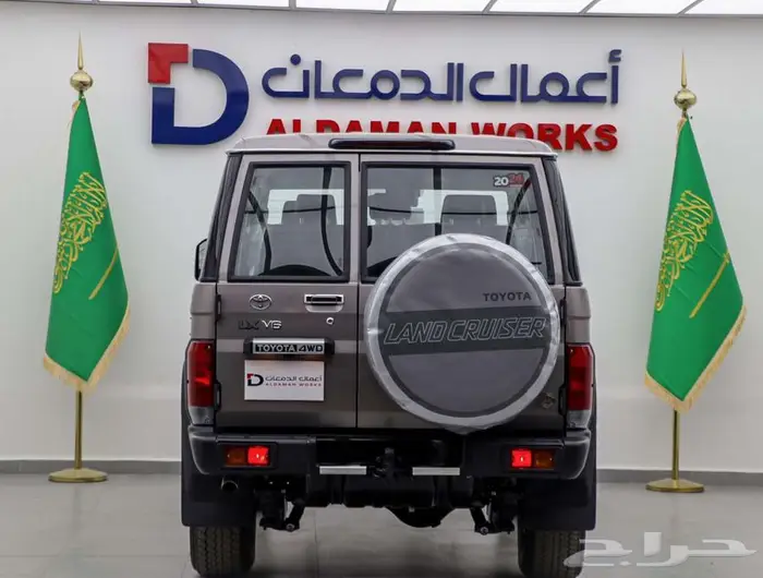 جيب لاندكروزر ربع نص فل 2024 ( كويتي ) .بنزين 2