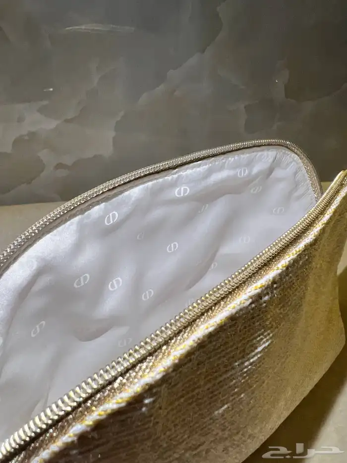 حقيبة مكياج Dior تم البيع 5