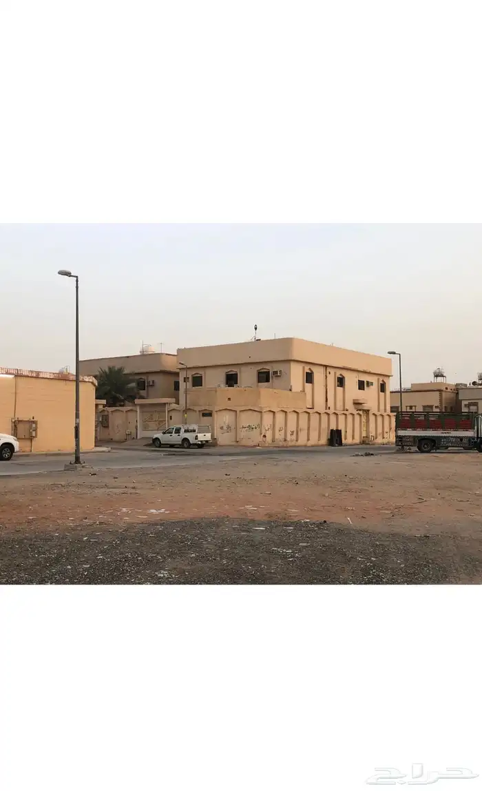 للبيع بيت دورين مساحة 525 زاوية شارعين حي النظيم سلطانه 0