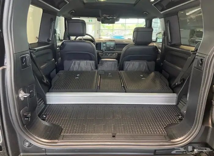 2024 Landrocer Defender 90 V8 9