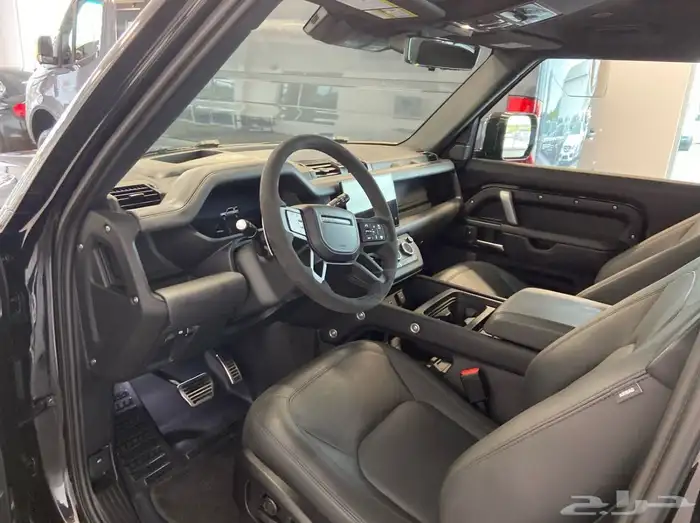 2024 Landrocer Defender 90 V8 5