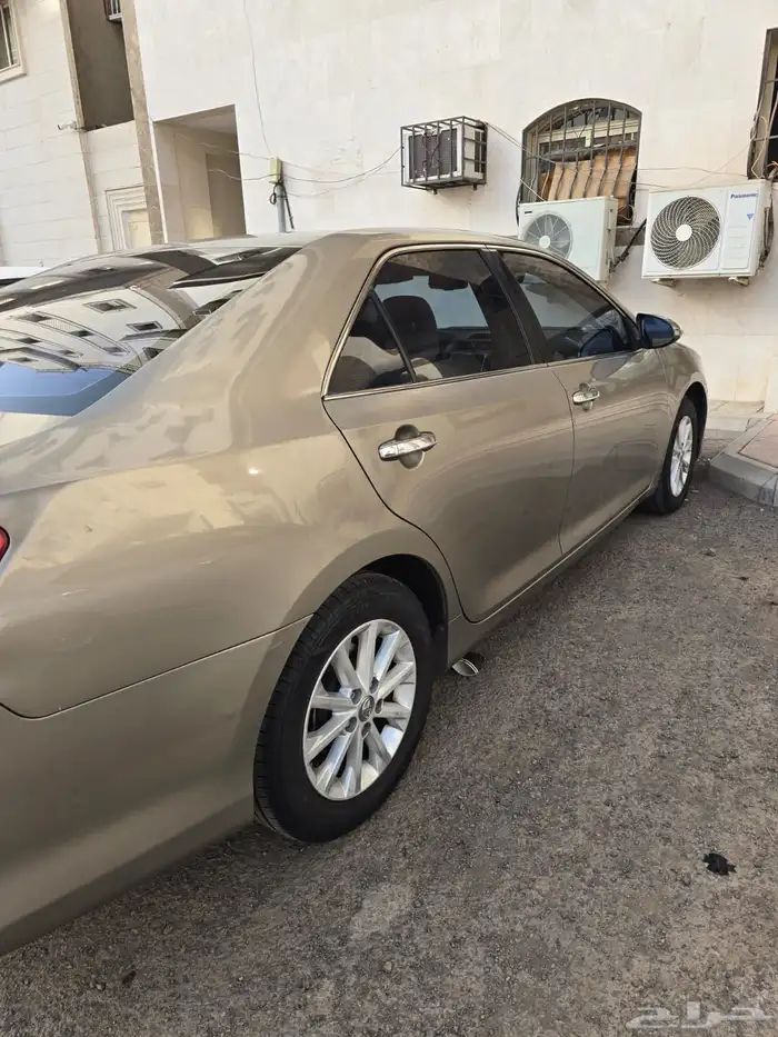 كامري 2014 للبيع نظيف جدا  بدي بلد ومحركات نظيفه 3