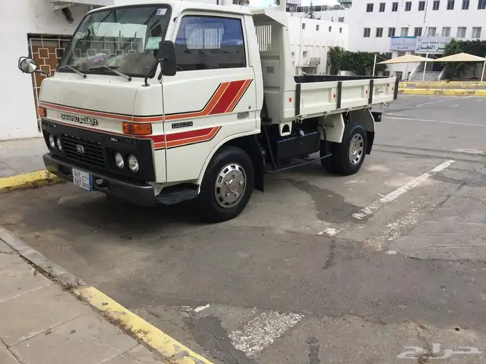 قلاب ديهاتسو 83 نظيف جاهز للنقل 0