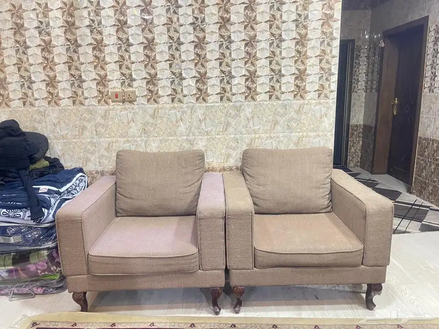 يوجد كنب للبيع مستخدم فترة بسيطه (كنب محل كافي ) 1
