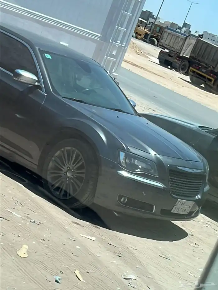 كرايسلر 2014 اكراتيف اعلى فئه نظيف جدا  او بدل جيب فقط 0