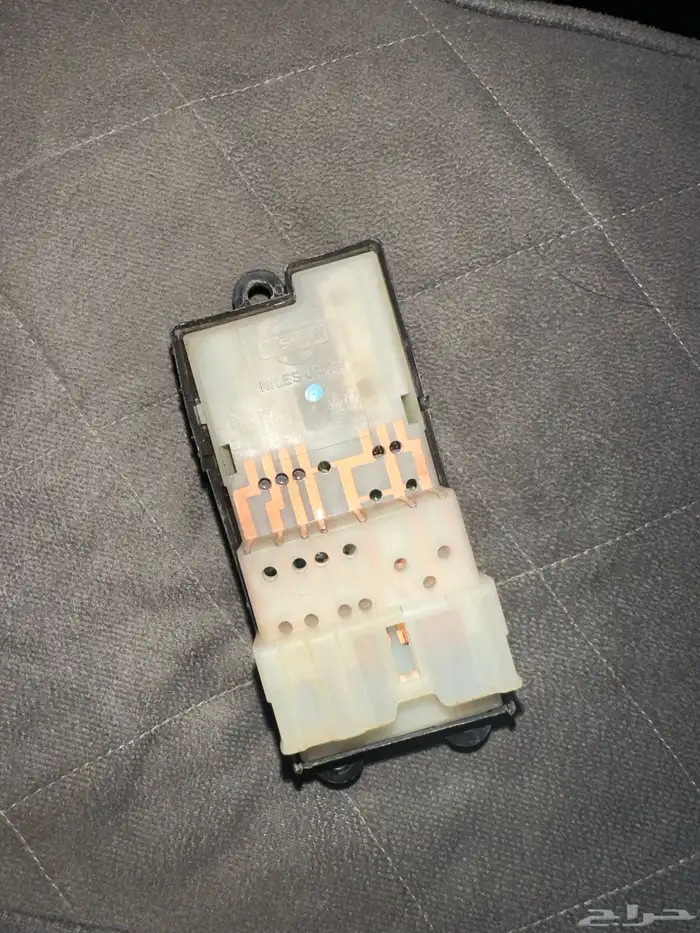 للبيع علبه او دقمه مفاتيح دريشه حقت باترول فتك 1