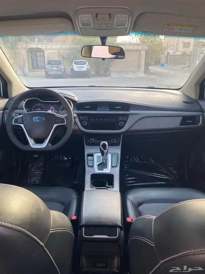 للبيع سيارة جيلي امجراند GS 7