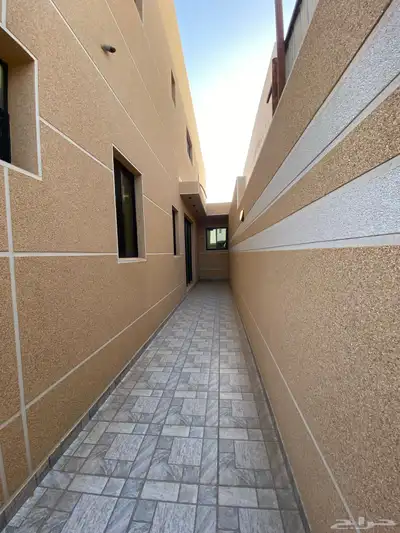 دور ارضي و دور علوي للبيع حي التخصصي 8