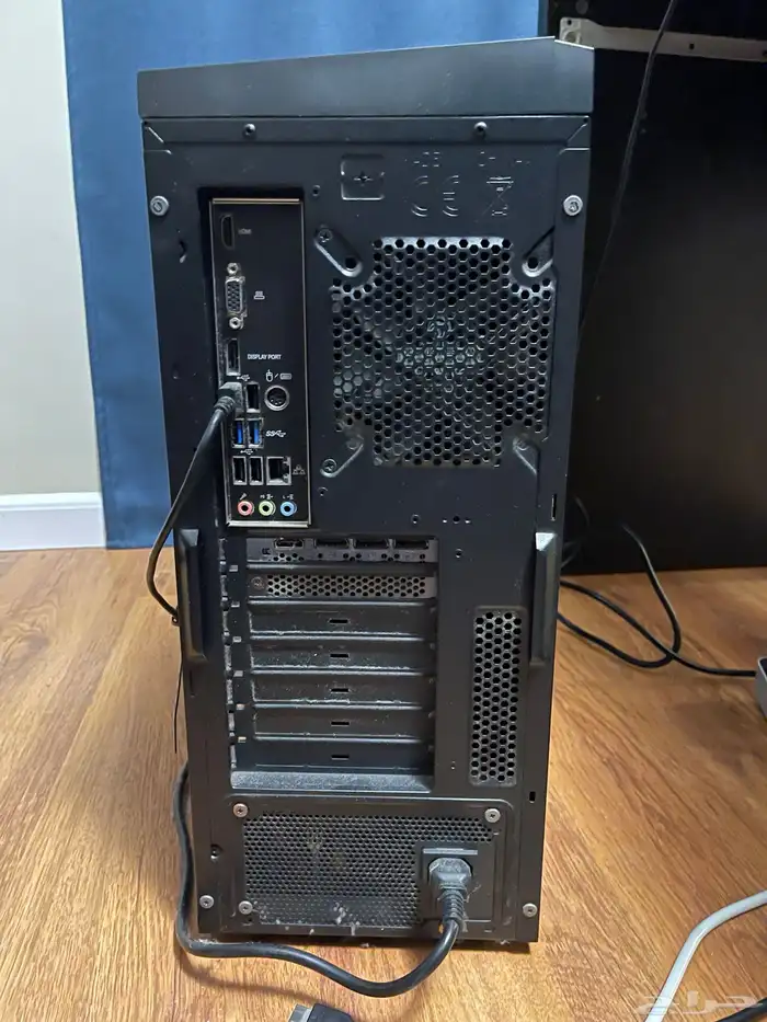 جهاز كمبيوتر قميمنق MSI مع شاشة وكيبورد 3