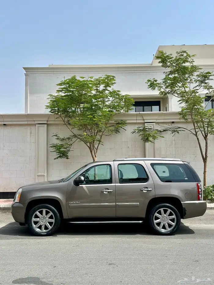 ( تم البيع ) يوكن دينالي 2013 سعودي . 2