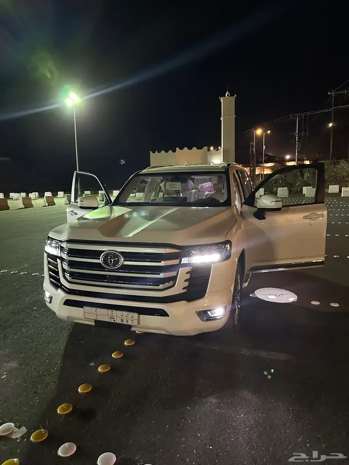 لاندكروزر 2024 بنزين رقم 4 سعودي ماشي 26 11