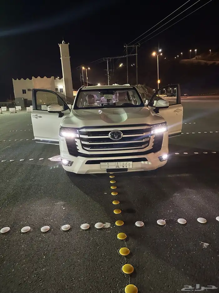 لاندكروزر 2024 بنزين رقم 4 سعودي ماشي 26 12