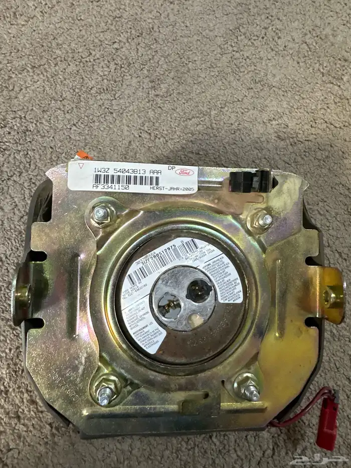 ارباق ماركيز موديل 2001 لين 2004 شغال اللون بيج 1