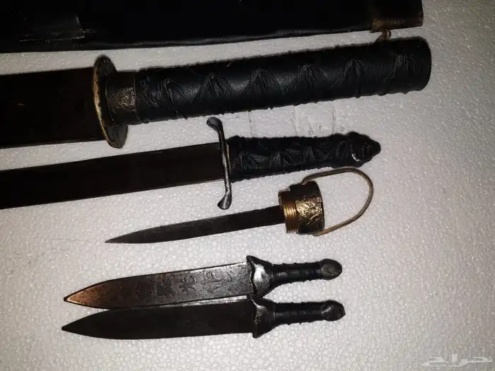 سيف المحزم المليان 0